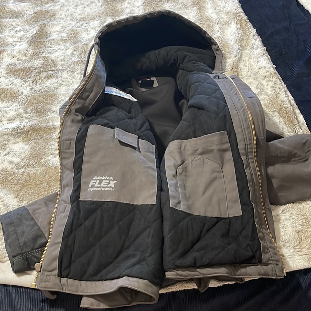 Dickies flex men’s XL . Brand new . Has logo on right side. - Picture 4 of 4